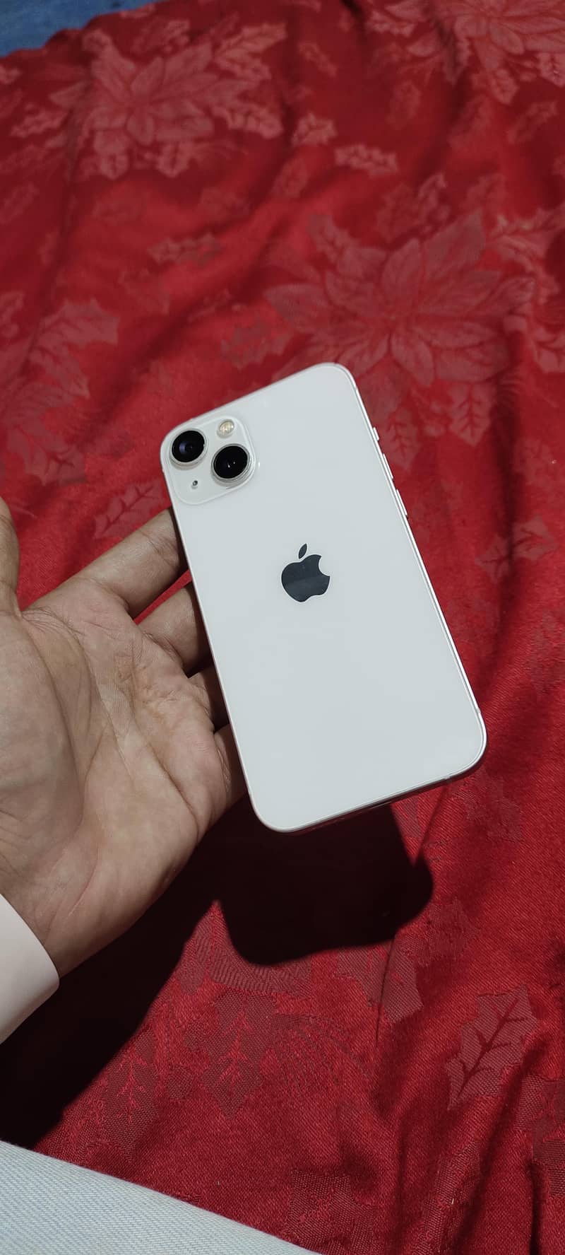 Apple iPhone 13 6