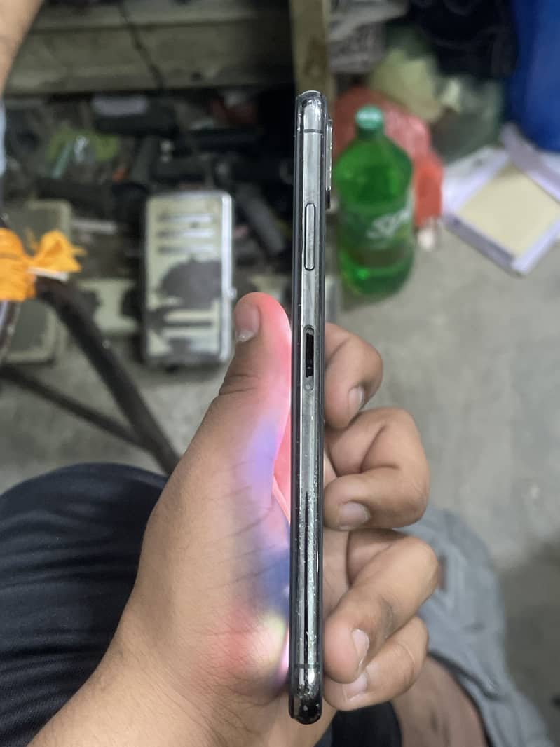 Apple iPhone XS Max 2