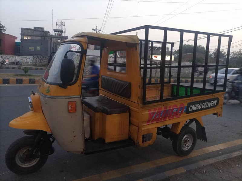 Siwa loader rickshaw 10/10 Condition 2