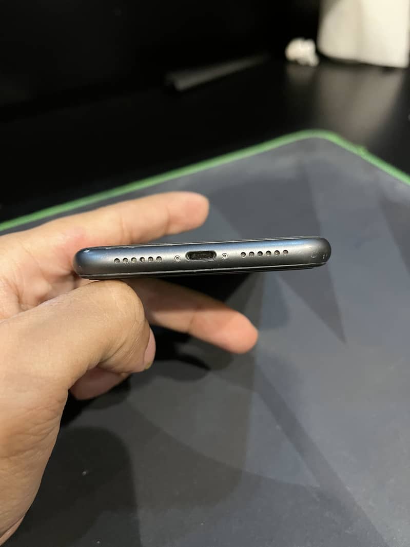 Apple iPhone 11 6