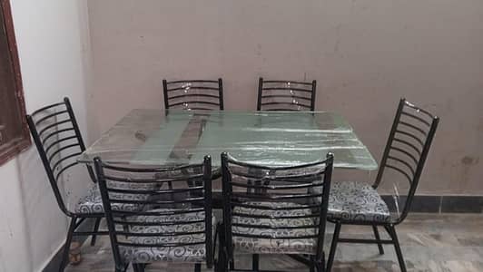 Dining table with 6 Chair