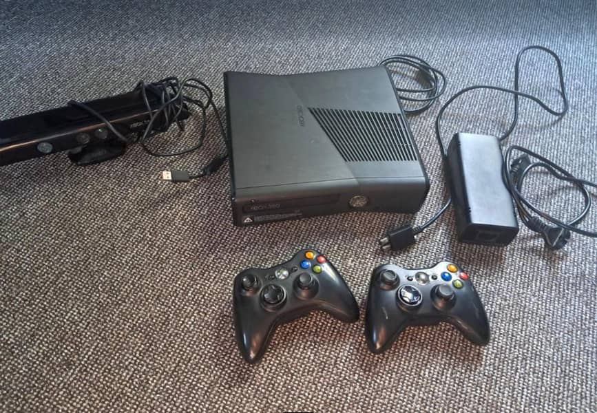 XBOX 360 Slim (Kinect + 2 Controller) (10/10) (Jailbreak) 0