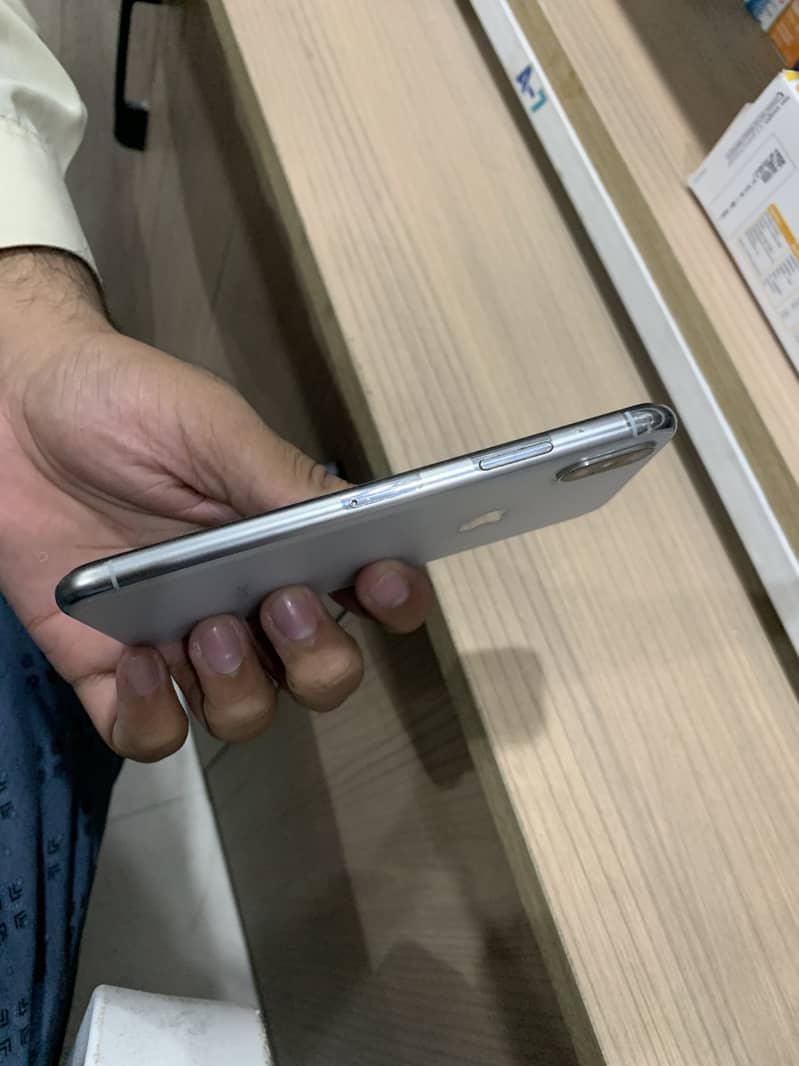 Apple iPhone X 1