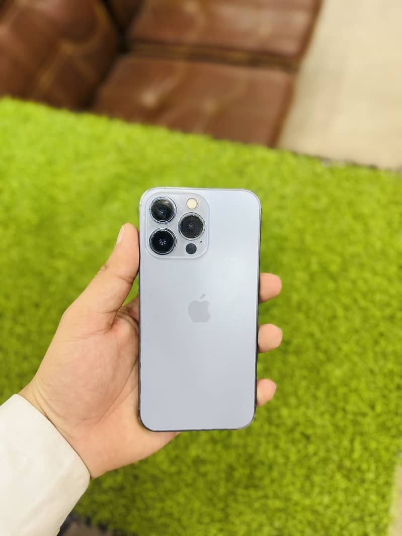 Apple iPhone 13 Pro 0