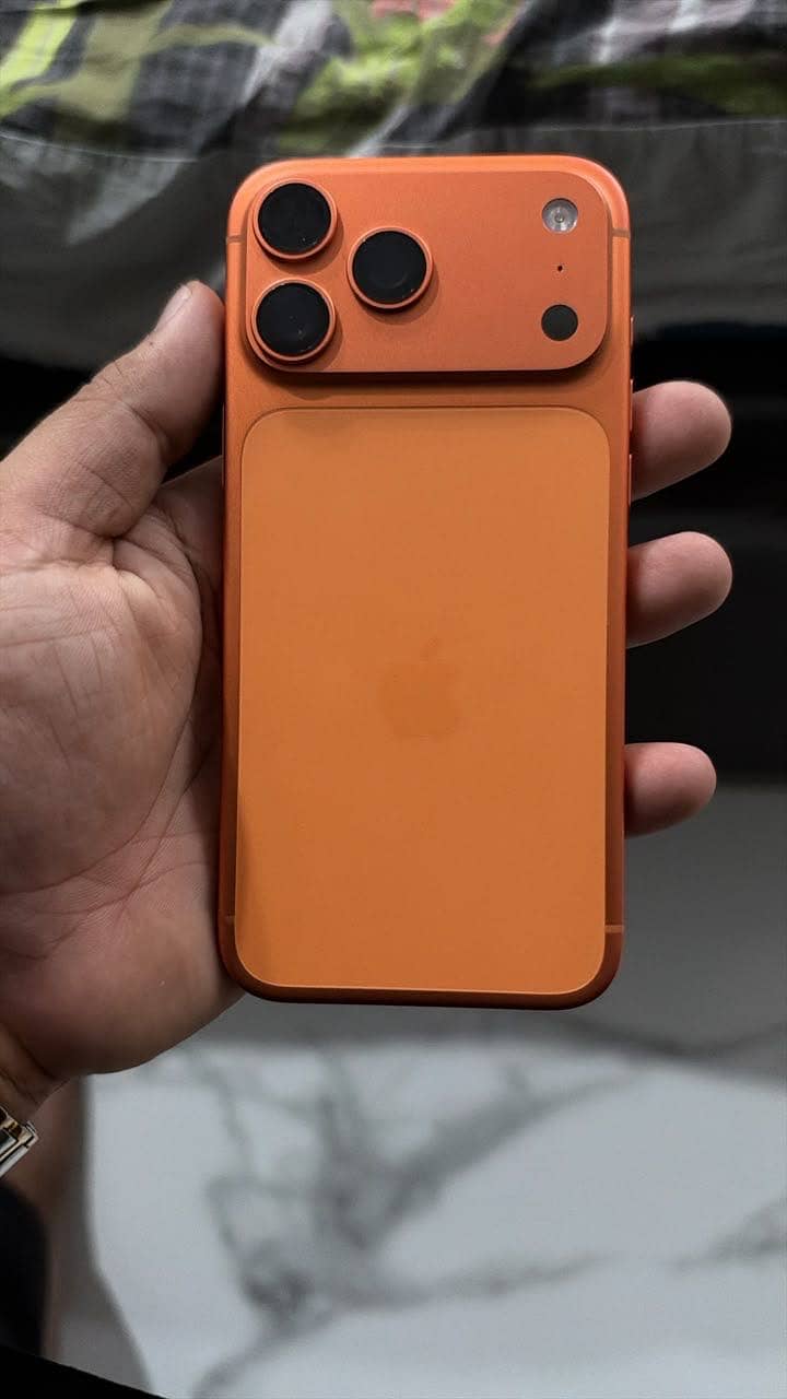 Apple iPhone 17 Pro Max 4