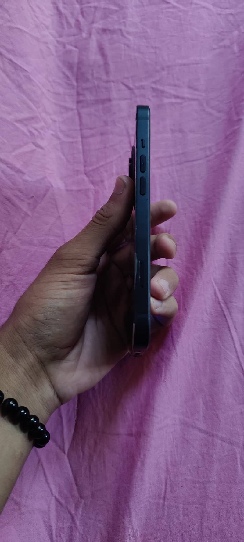 Apple iPhone 13 2