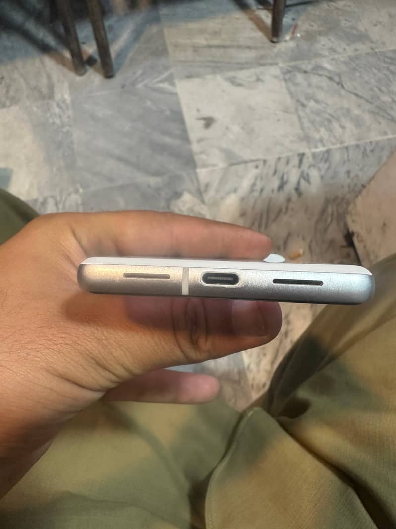 Google Pixel 7 3