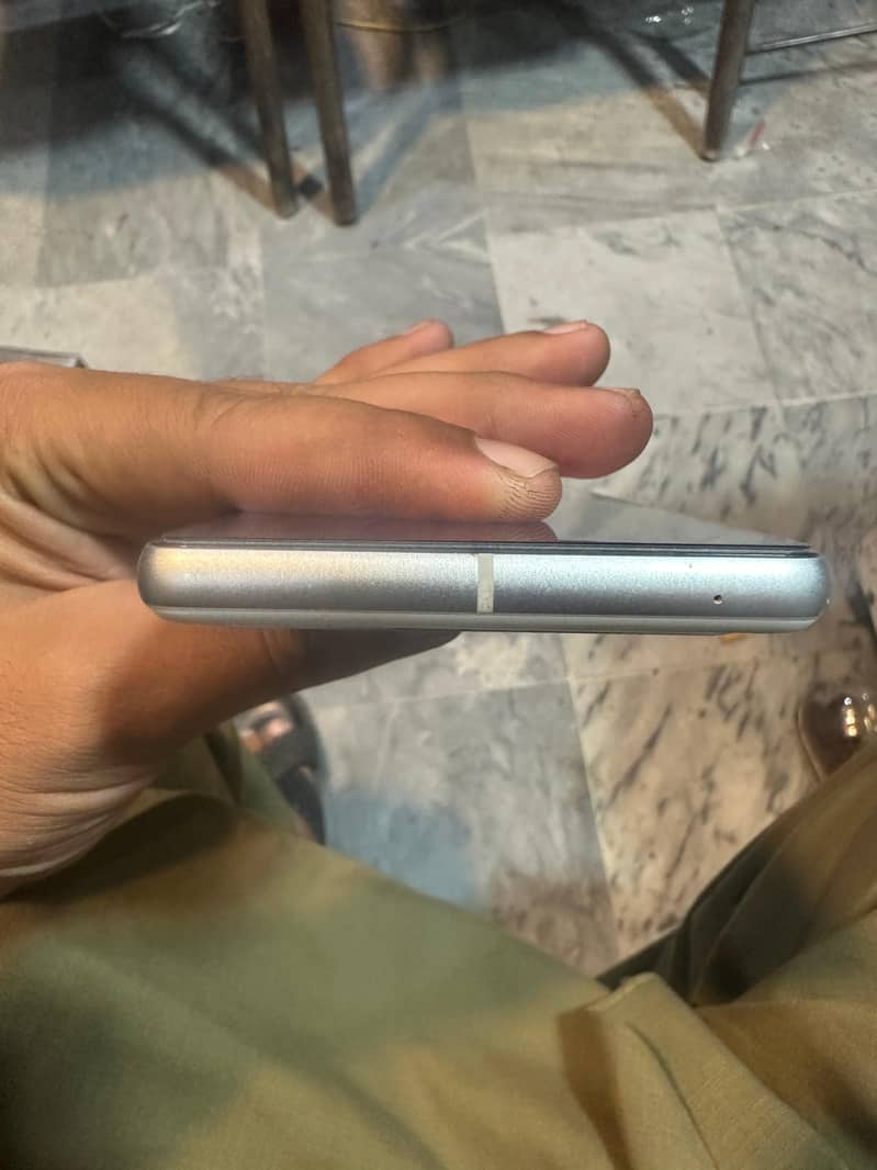 Google Pixel 7 4