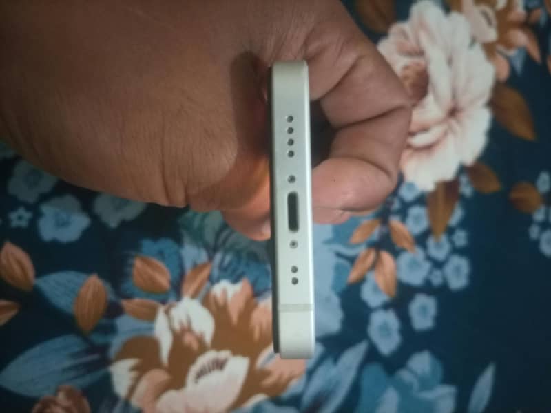 Apple iPhone 12 mini 6