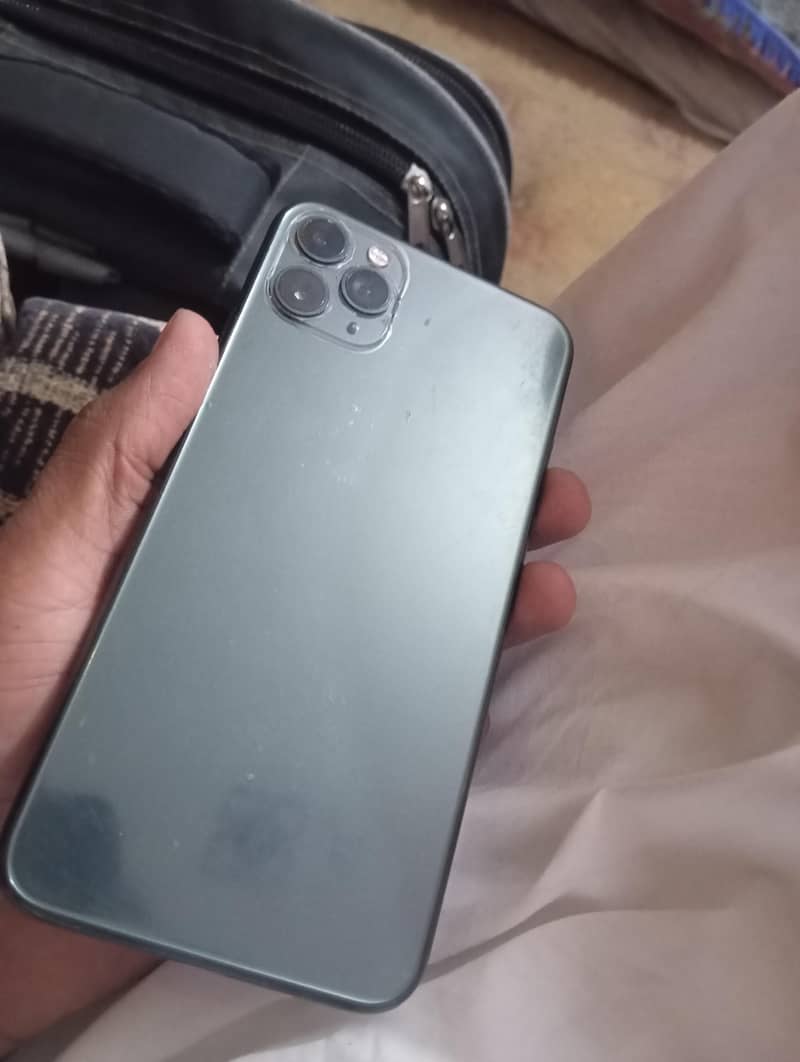 Apple iPhone 11 Pro Max 1