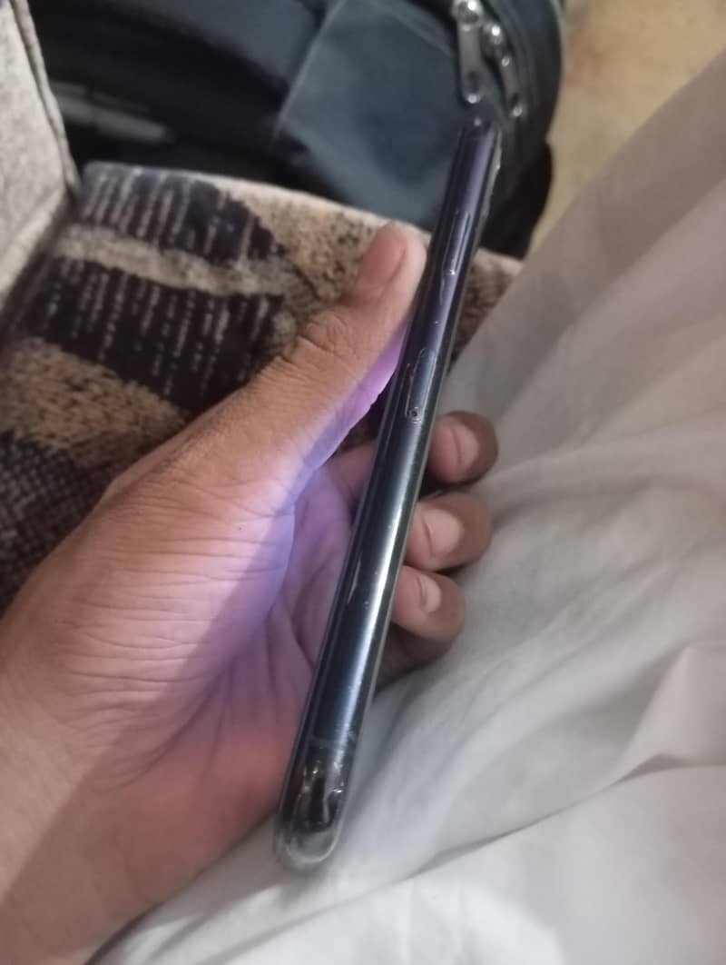 Apple iPhone 11 Pro Max 3