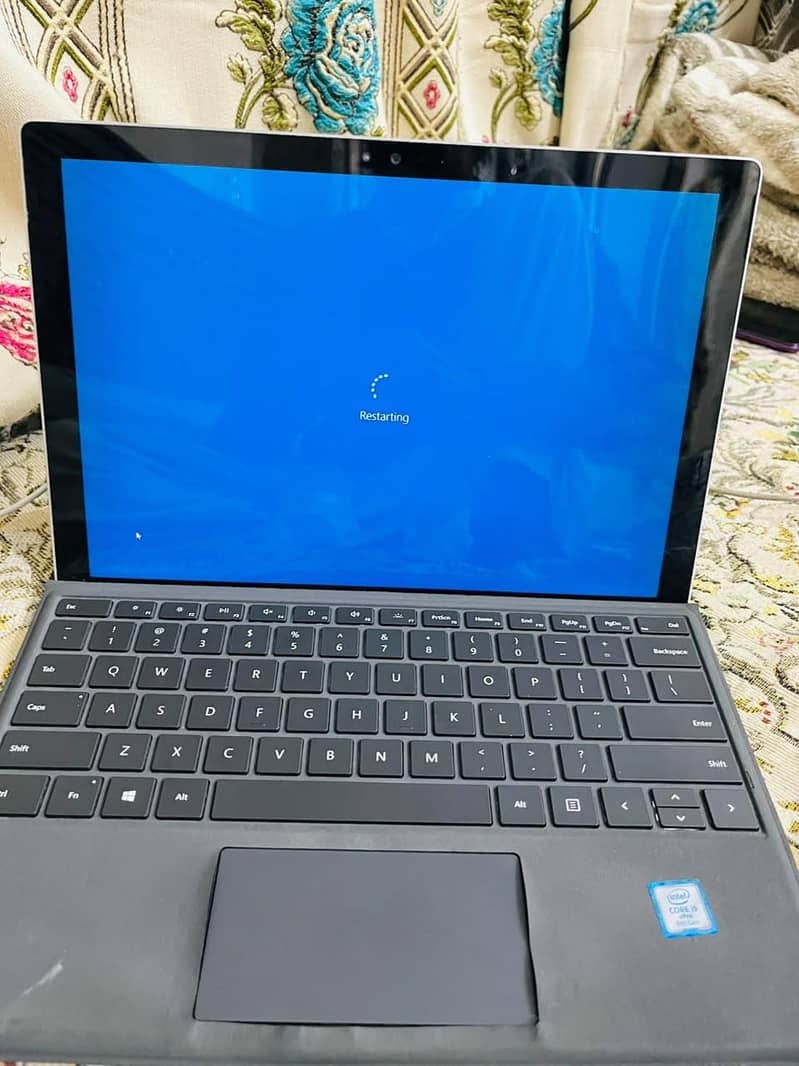 Microsoft Surface Pro 4 core 7 6th Gen 7