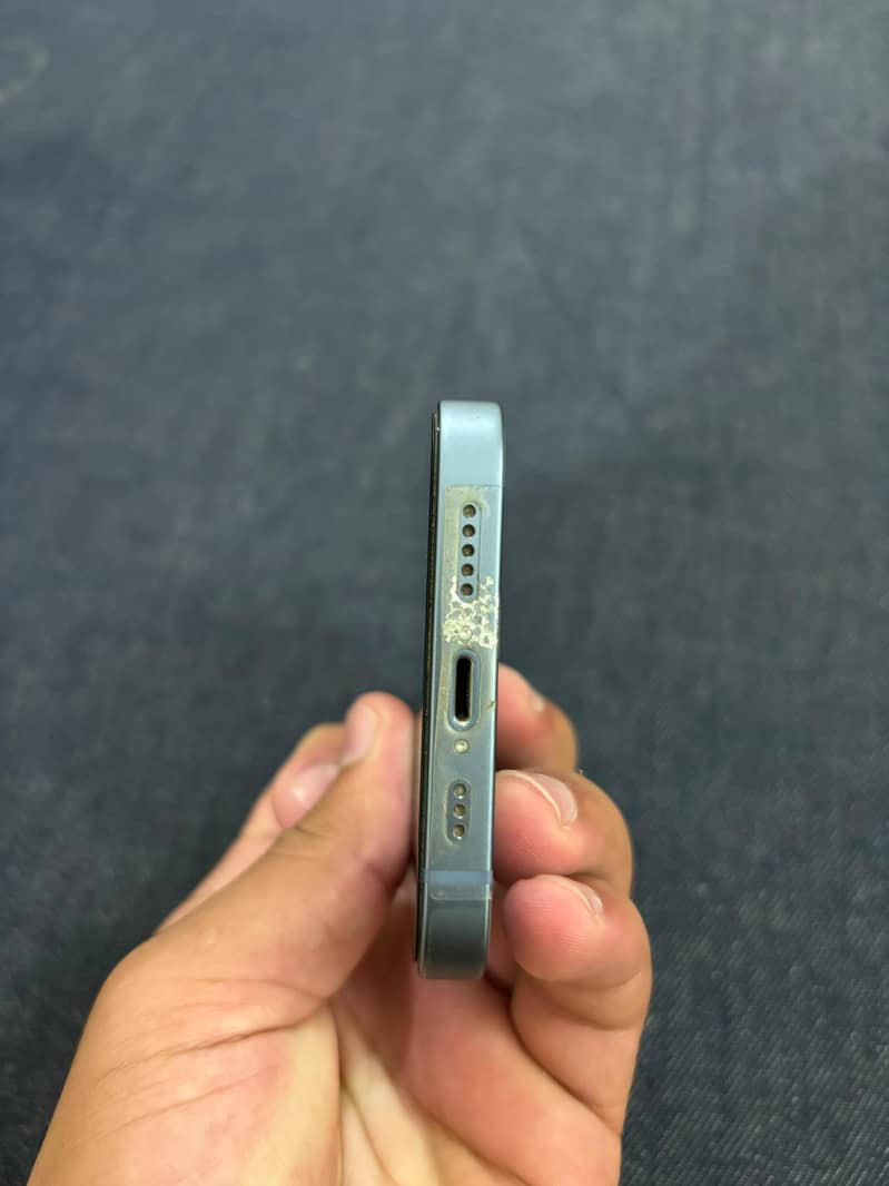 Apple iPhone 14 4