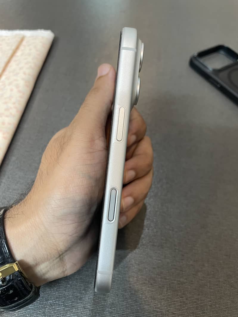 Apple iPhone 17 Pro 4