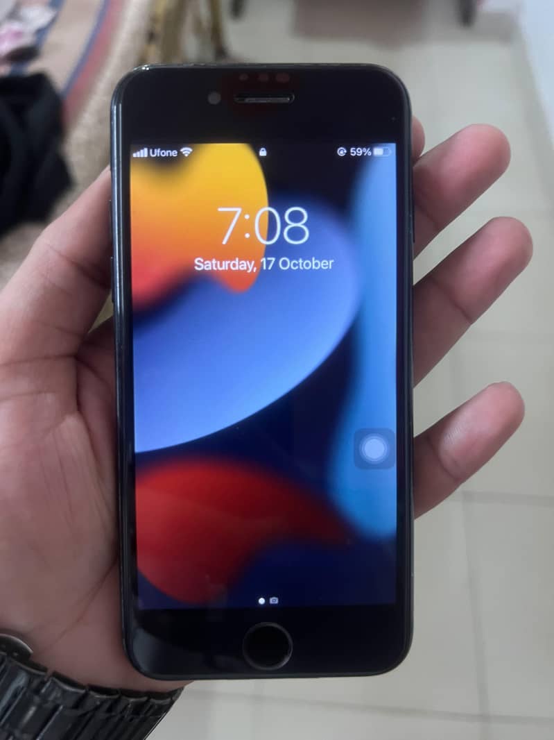 Apple iPhone 7 0