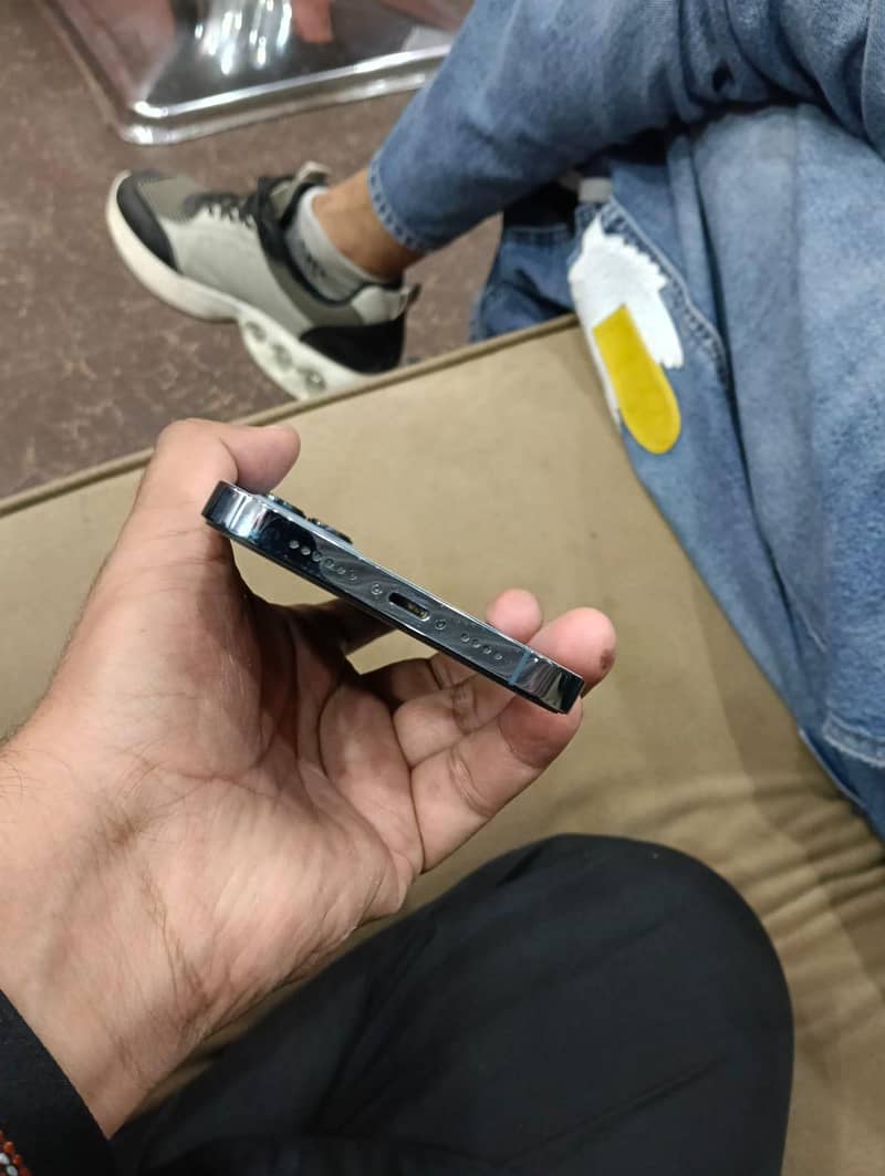 Apple iPhone 13 Pro Max 3
