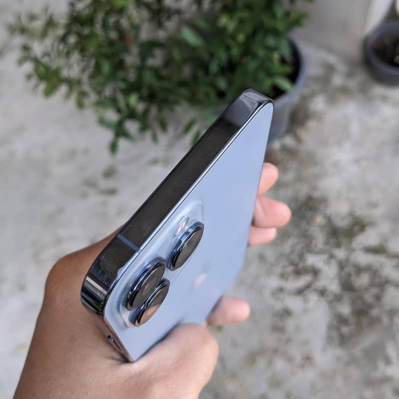 Apple iPhone 13 Pro Max 5