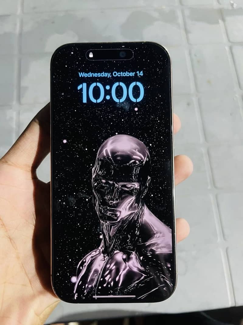 Apple iPhone 16 Pro 0