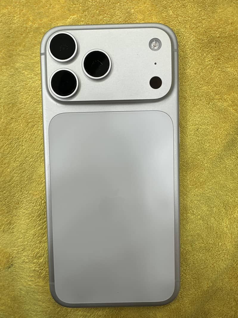 Apple iPhone 17 Pro Max 0