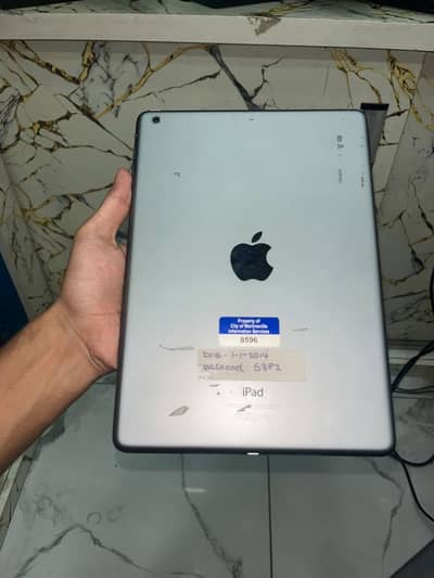 Ipad Air 1 10/10 condition