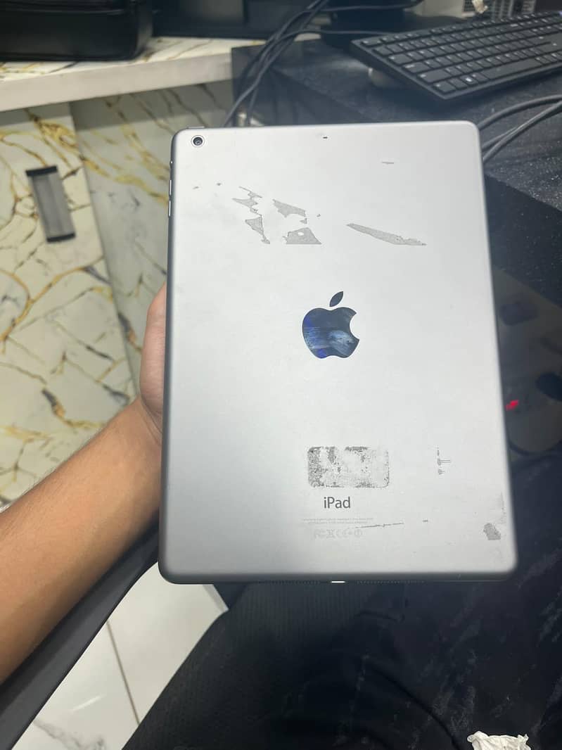 Ipad Air 1 10/10 condition 1
