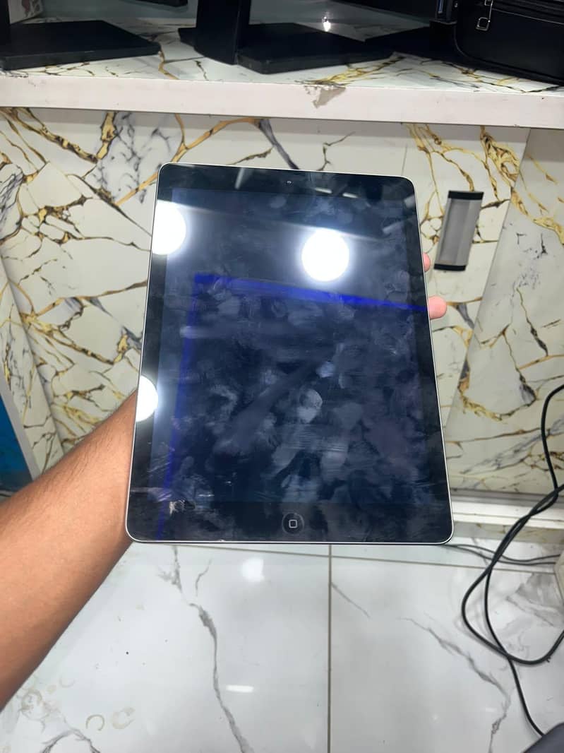 Ipad Air 1 10/10 condition 5