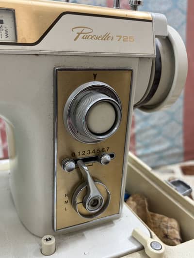 Pacesetter 725 Vintage Sewing Machine for Sale