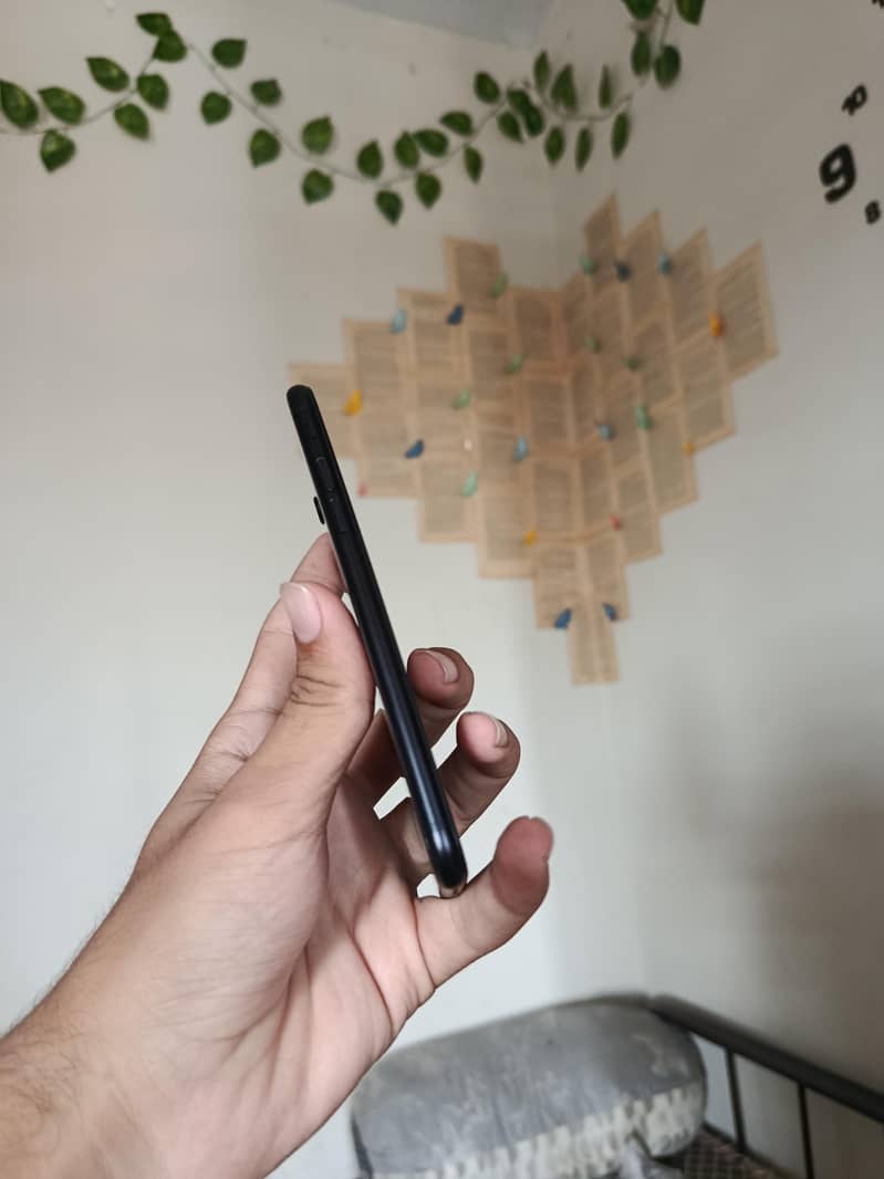 Apple iPhone SE 4