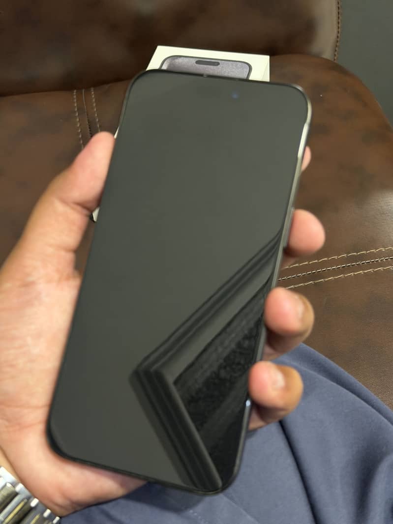 Apple iPhone 15 Pro Max 3