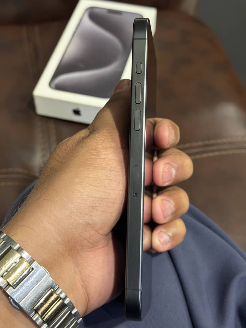 Apple iPhone 15 Pro Max 5