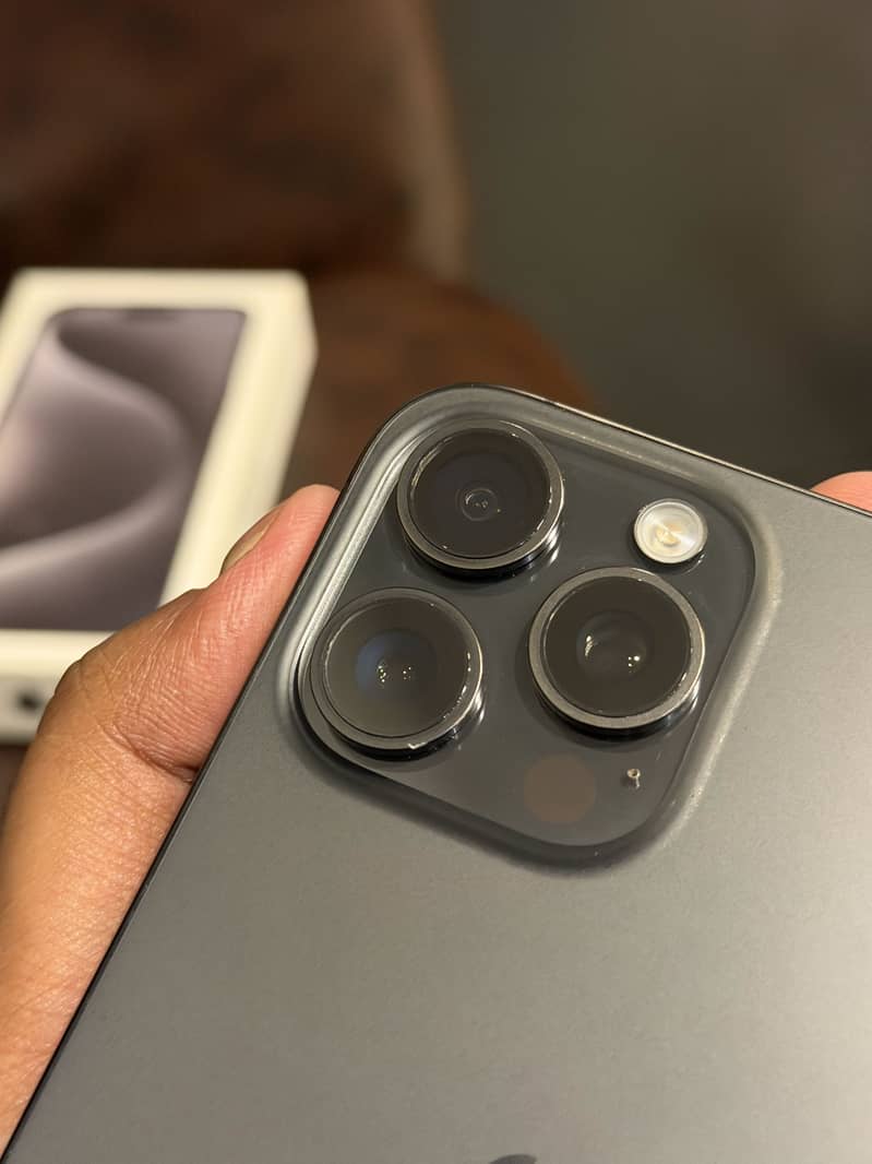 Apple iPhone 15 Pro Max 6