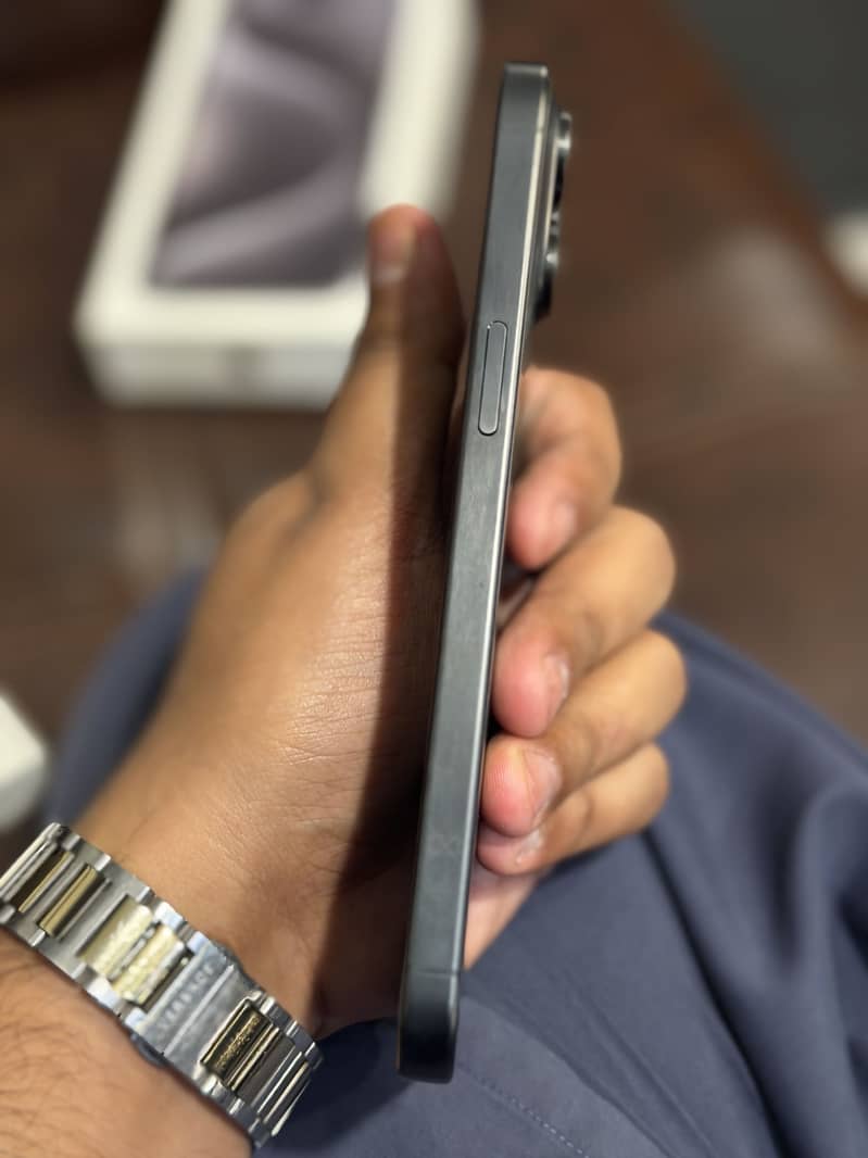 Apple iPhone 15 Pro Max 8