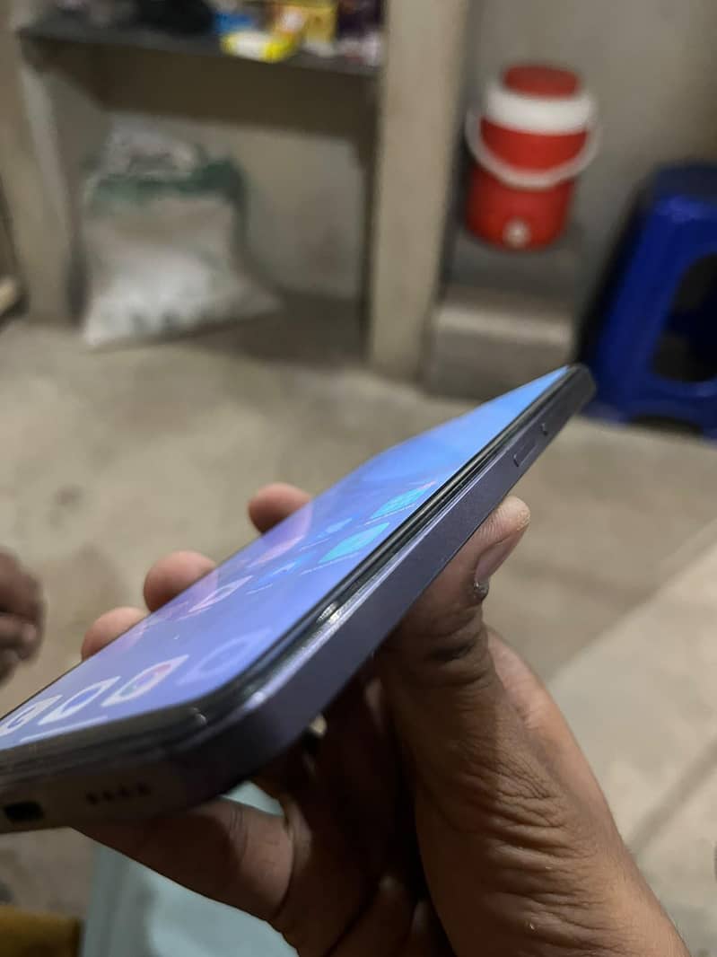 Realme Note 60 4