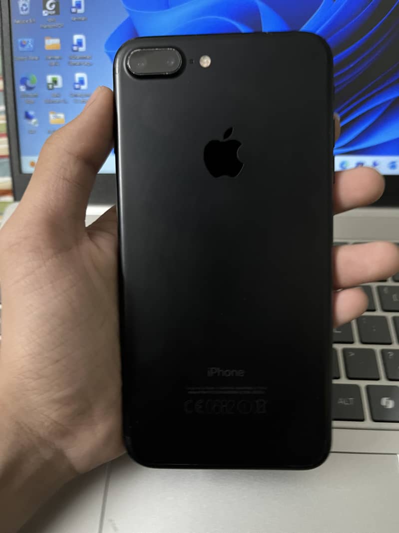 Apple iPhone 7 Plus 2