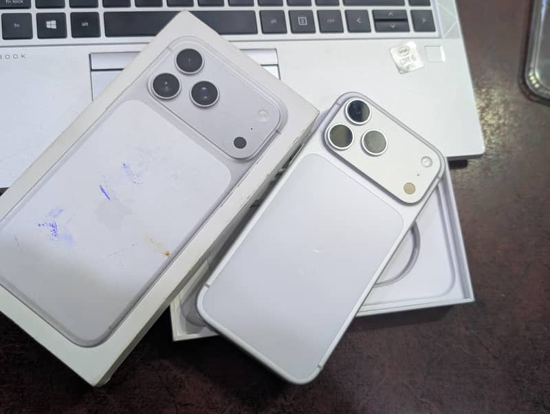 Apple iPhone 17 Pro Max 0