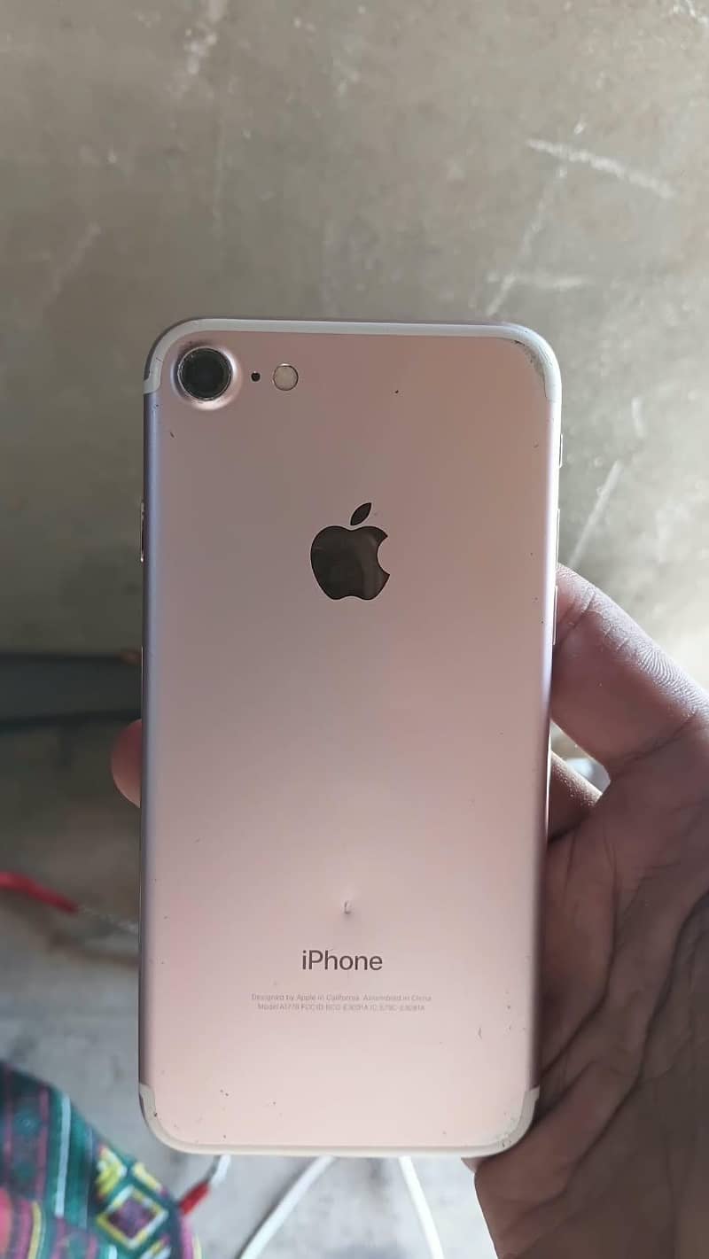Apple iPhone 7 0