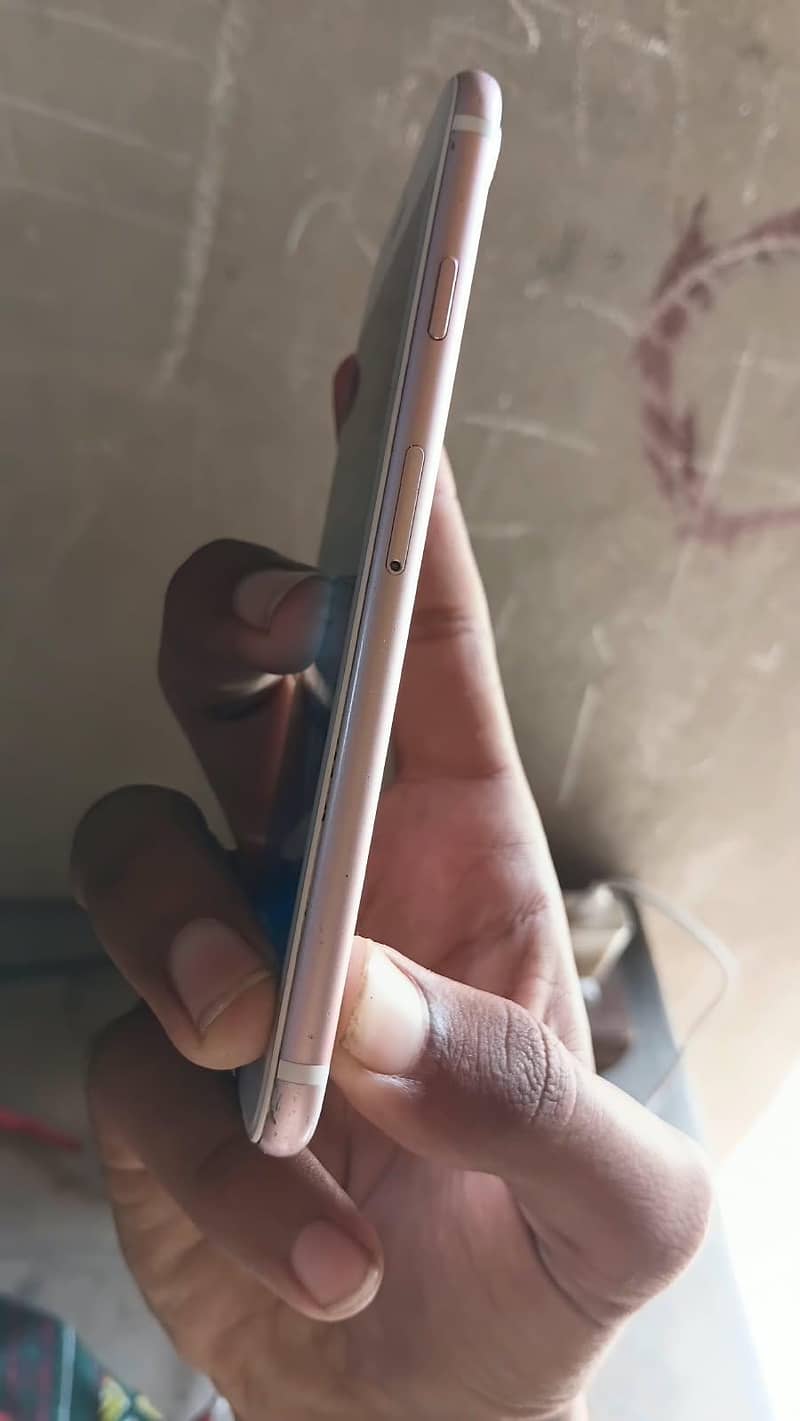 Apple iPhone 7 3