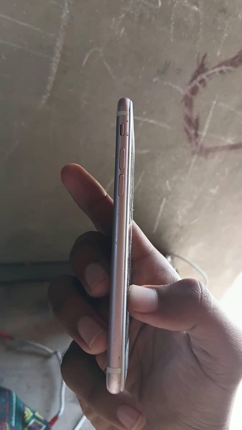 Apple iPhone 7 4
