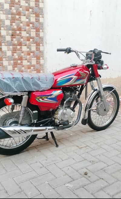 Honda CG-125. . . {2022} Karachi Number. . . . . 0303/2827850