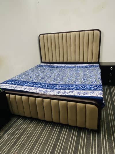 Bed set 1 dressing 2 sides tables