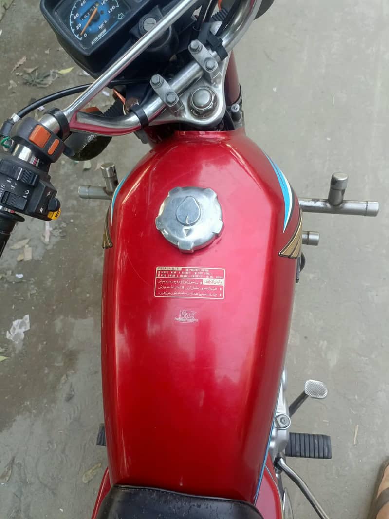 Honda 125 Red 2