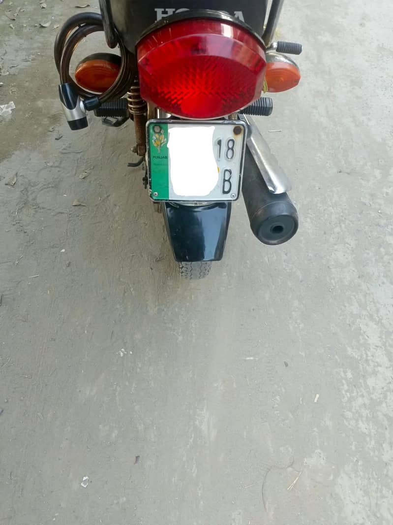 Honda 125 Red 3