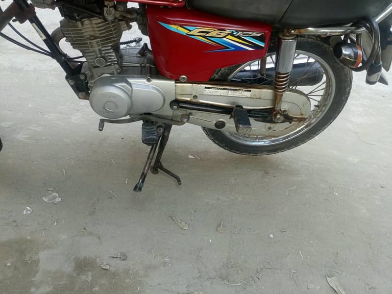 Honda 125 Red 5