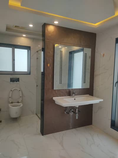 1 Kanal Upper Portion Available For Rent