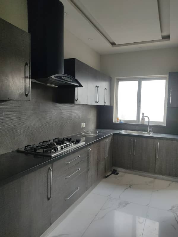 1 Kanal Upper Portion Available For Rent 6