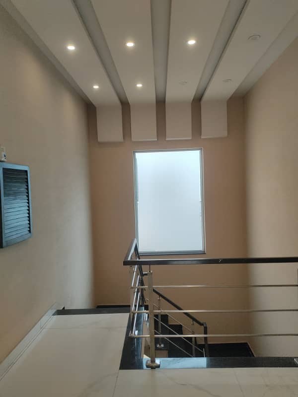 1 Kanal Upper Portion Available For Rent 11