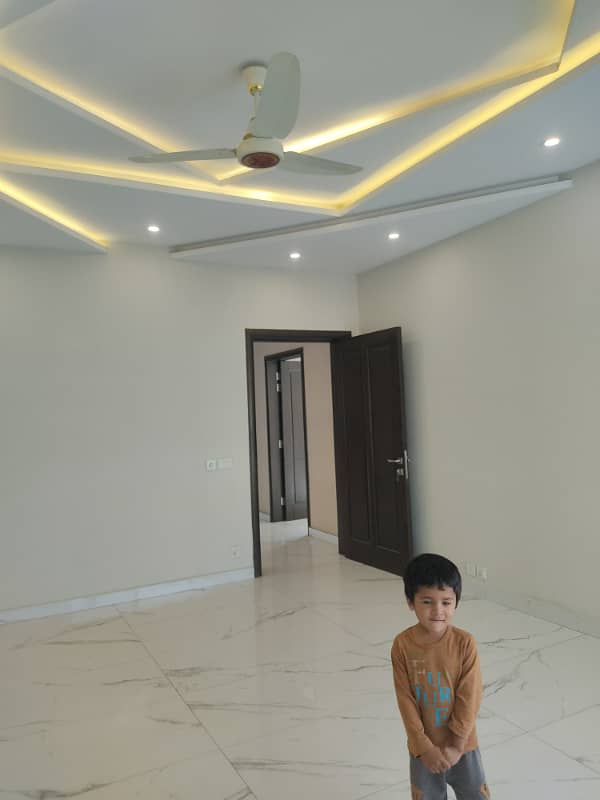 1 Kanal Upper Portion Available For Rent 12