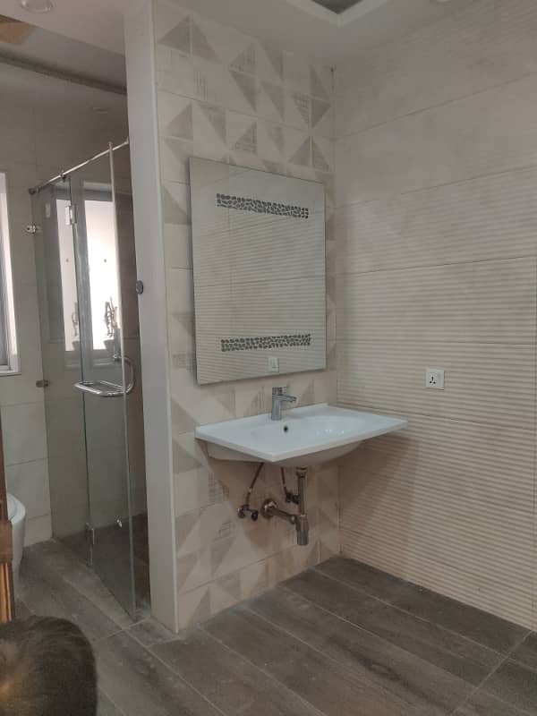 1 Kanal Upper Portion Available For Rent 15