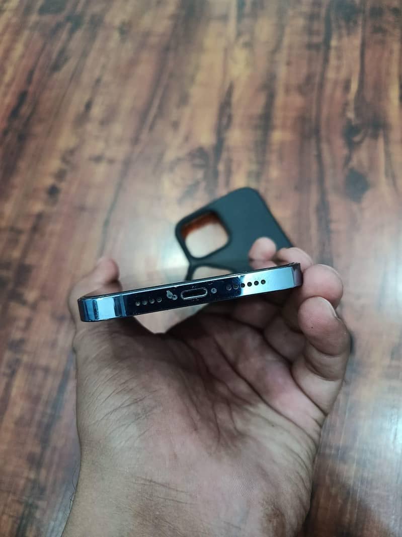 iphone 14 pro max & iphone 11 8