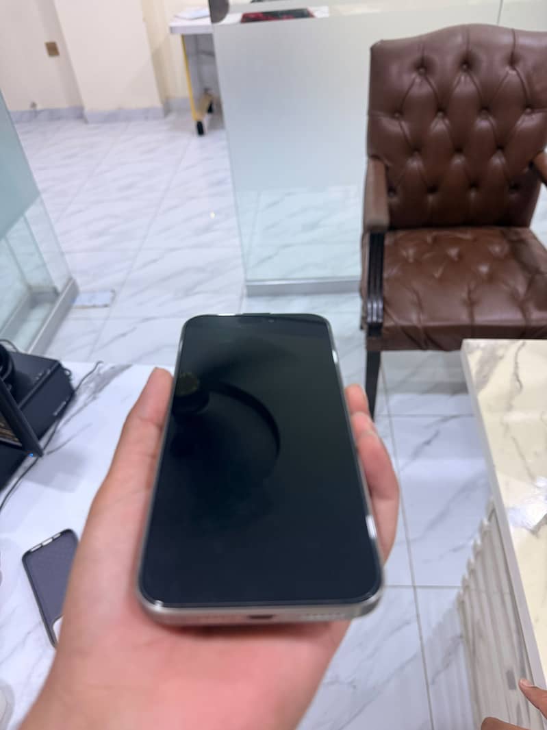 Apple iPhone 15 Pro Max 7